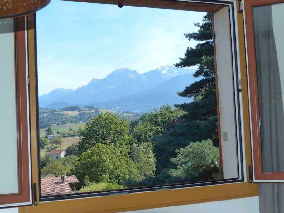 Appartement Dans Maison Brié-et-Angonnes Buitenkant foto